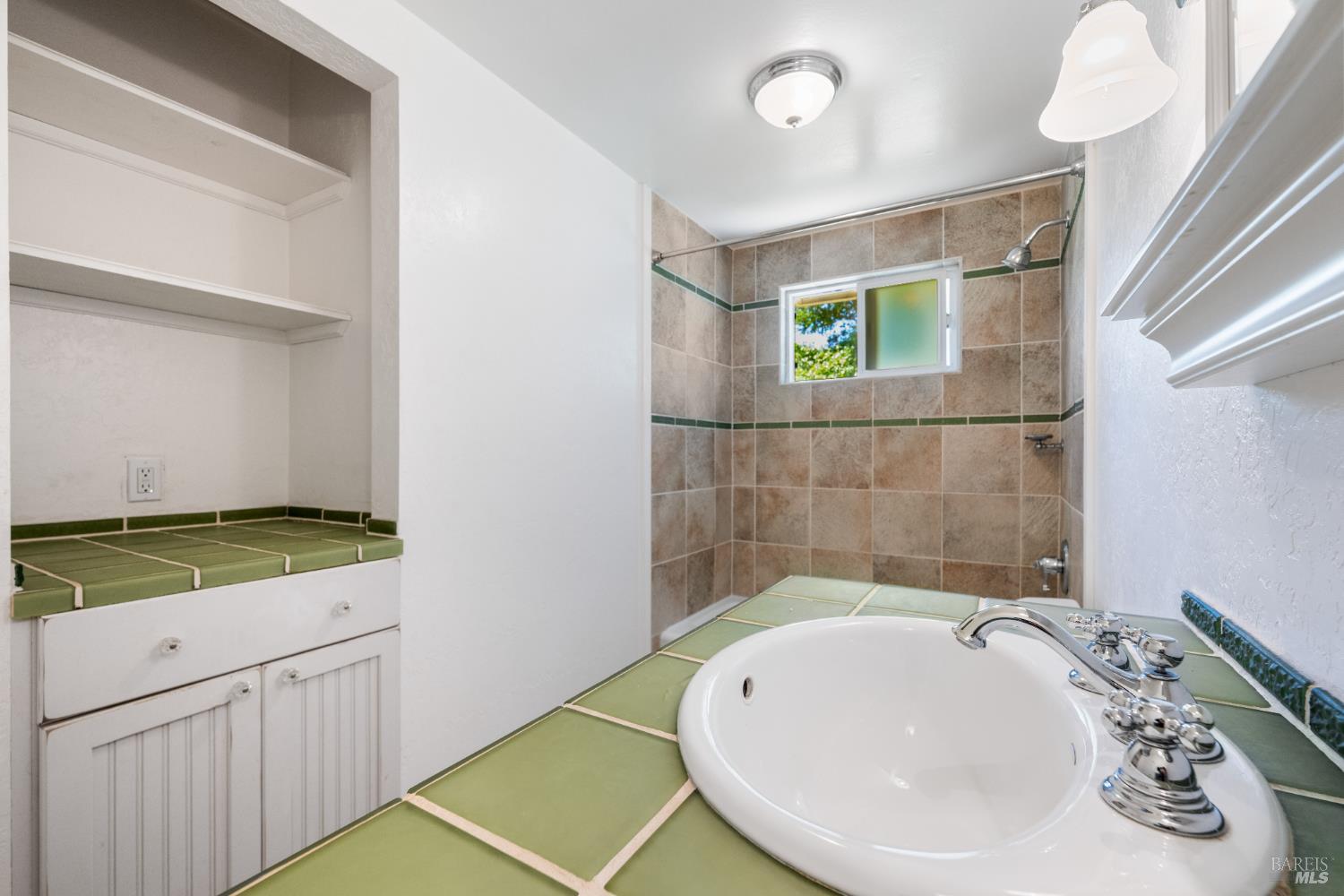 3337 Kensington Cir