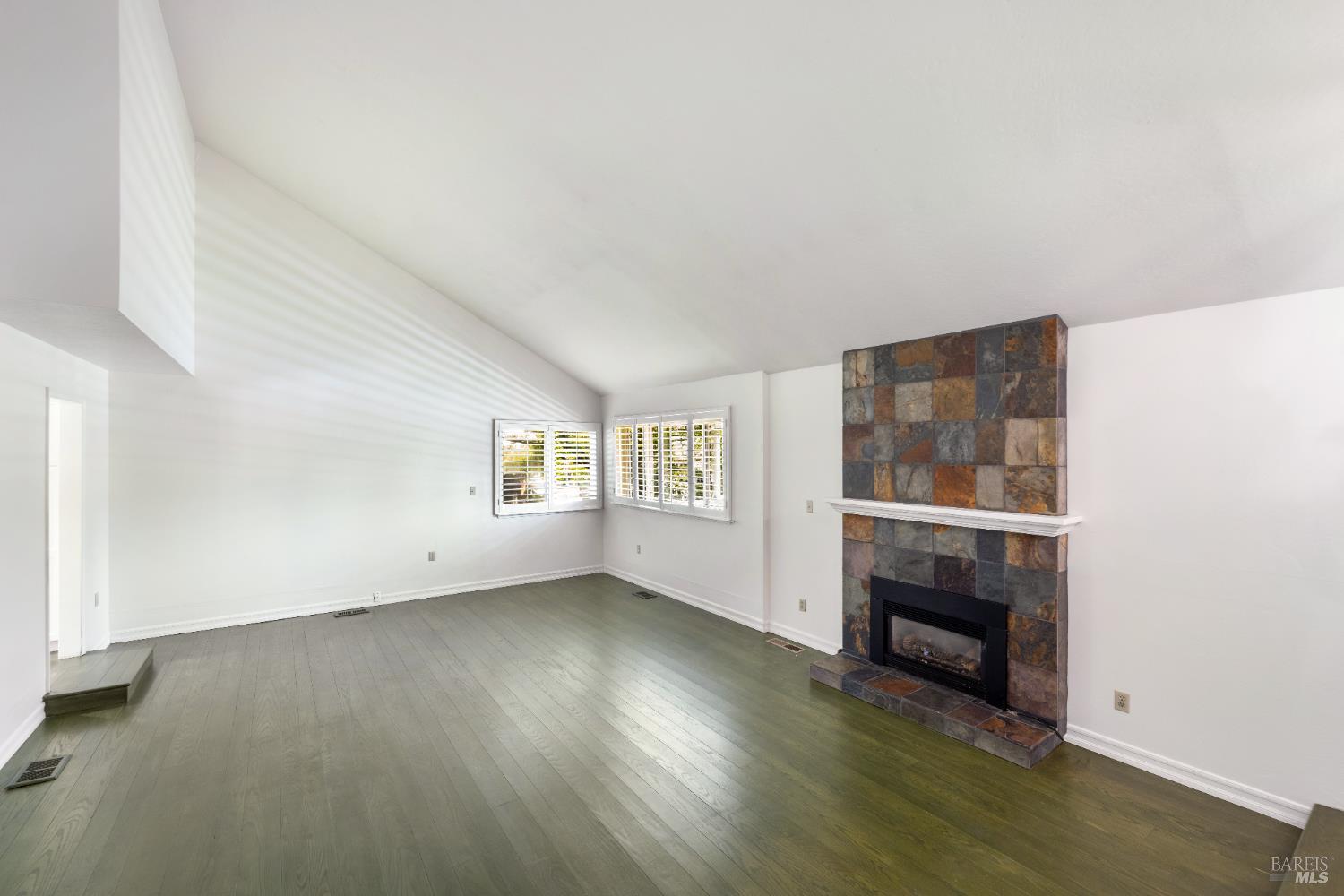 3337 Kensington Cir