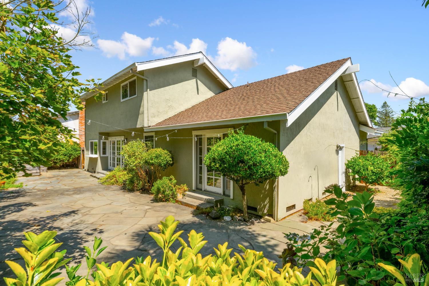 3337 Kensington Cir
