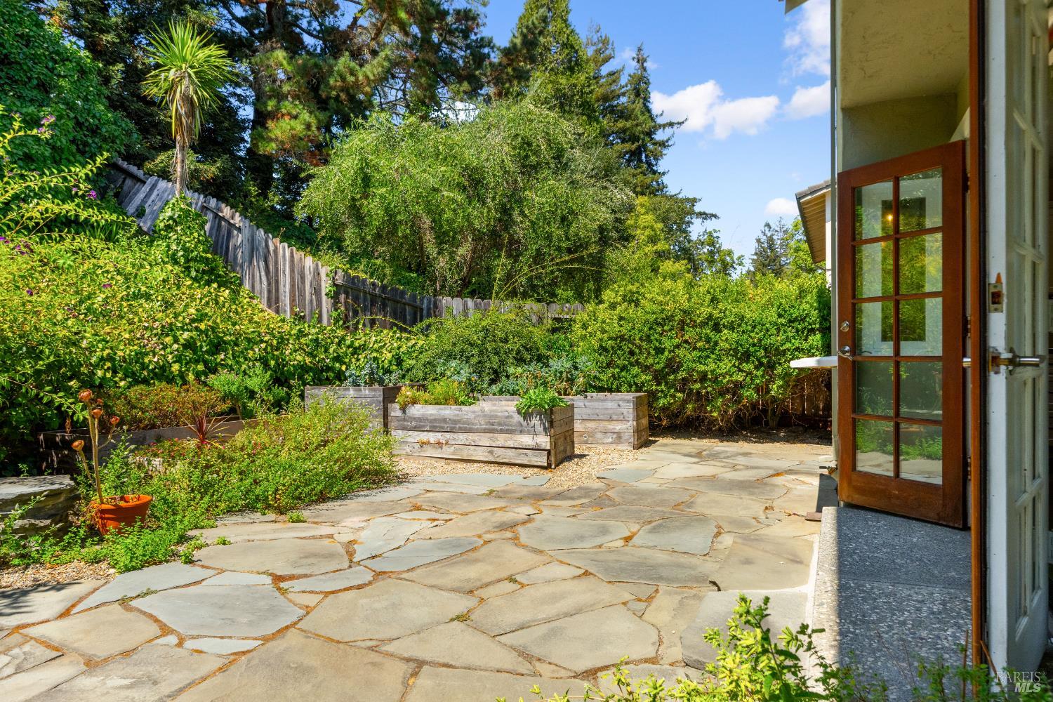 3337 Kensington Cir