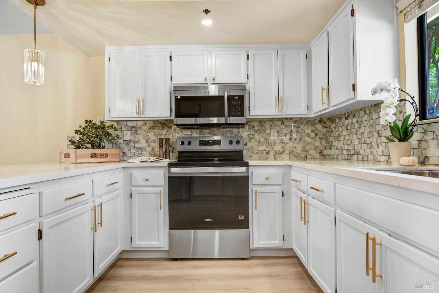 1639 San Vicente Ave