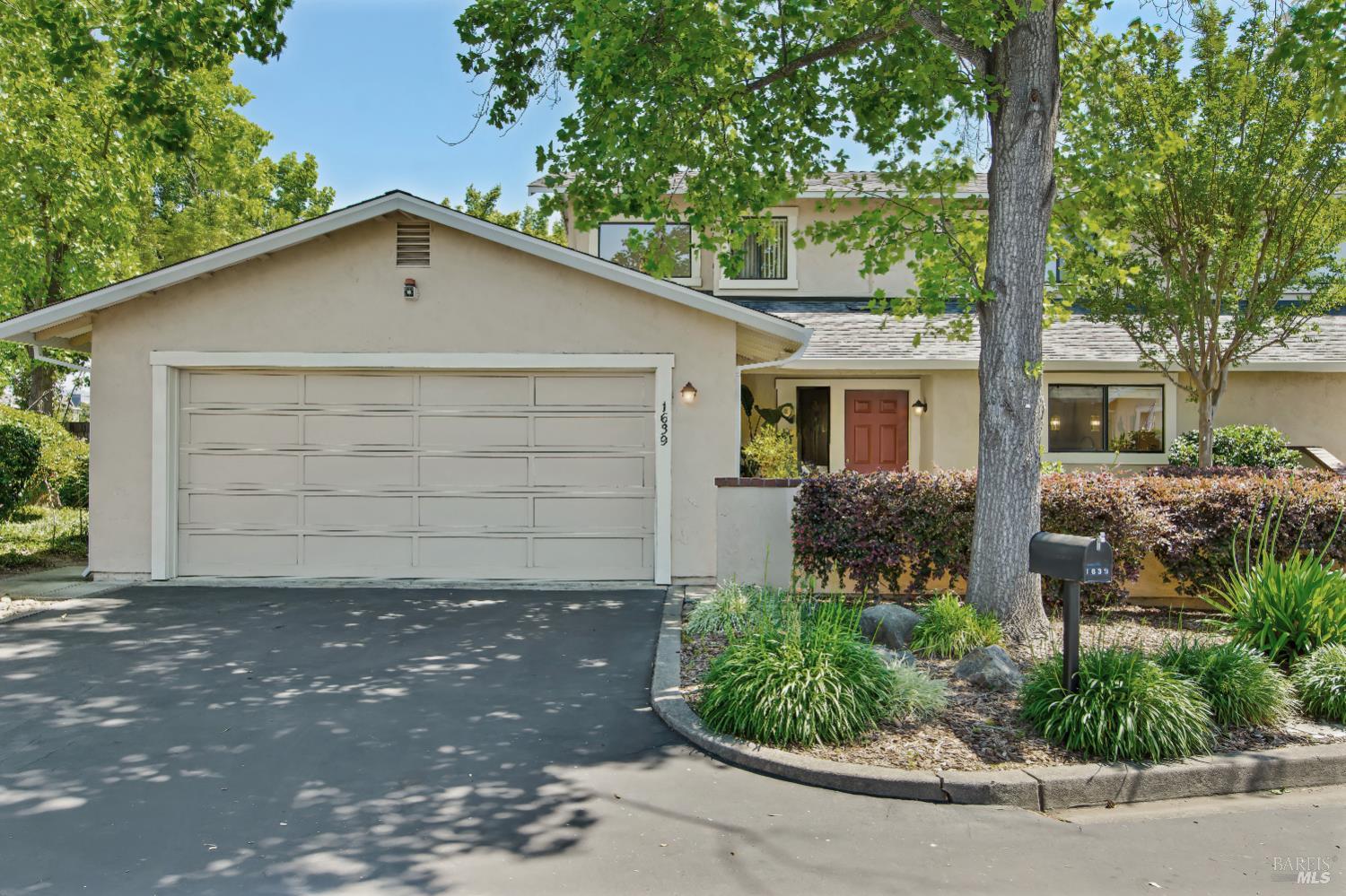 1639 San Vicente Ave