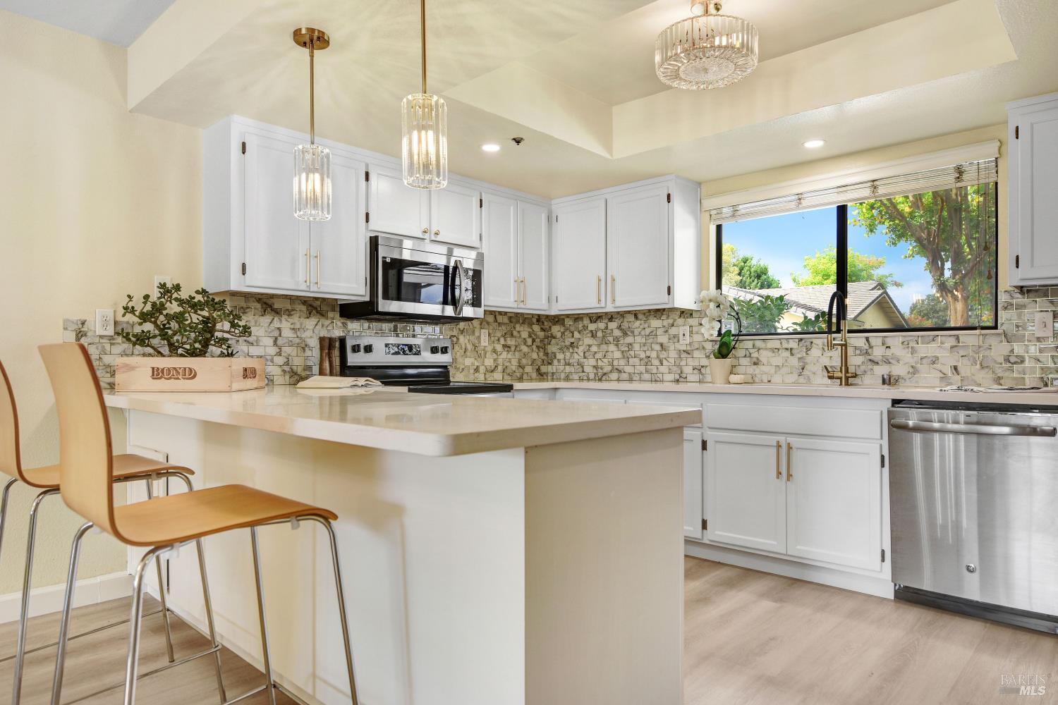 1639 San Vicente Ave