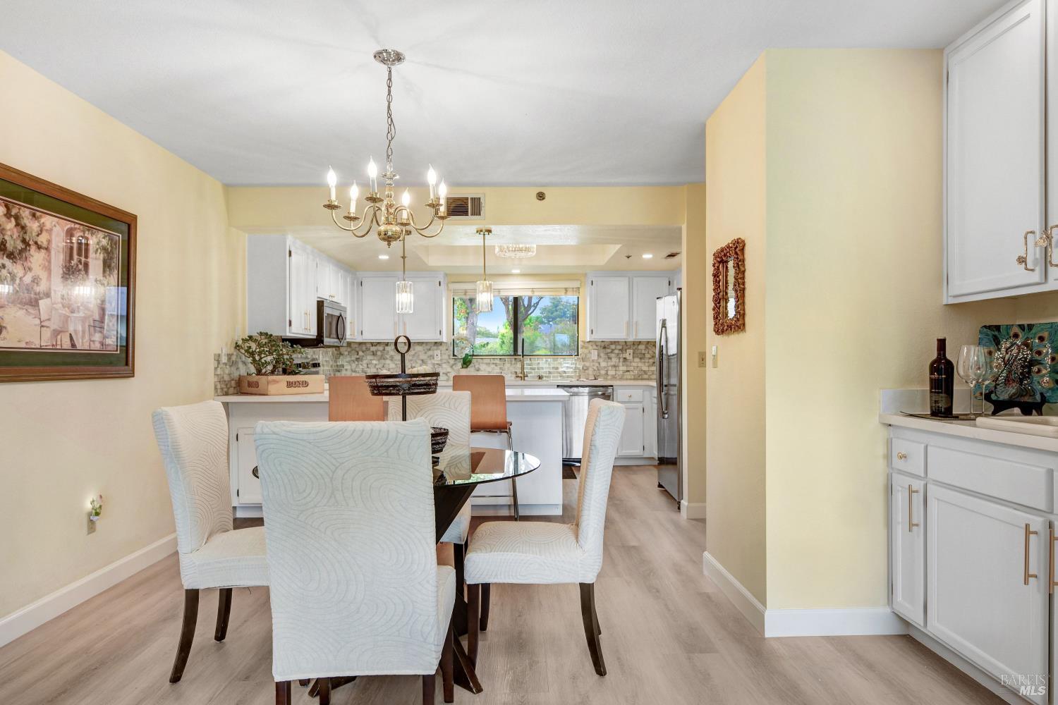 1639 San Vicente Ave