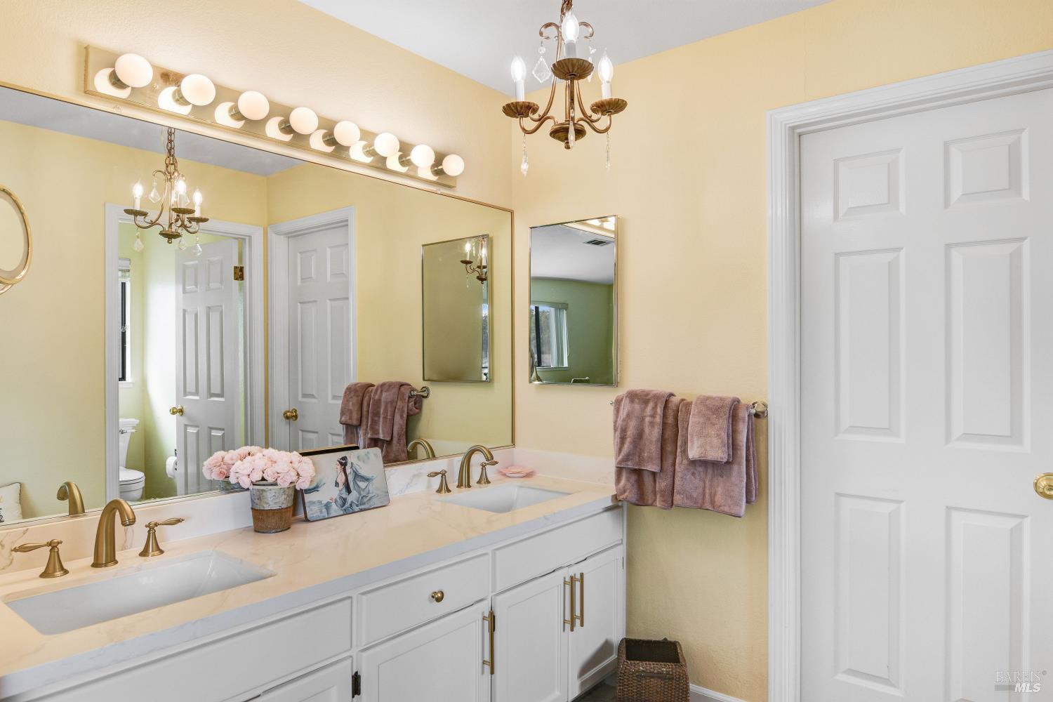 1639 San Vicente Ave