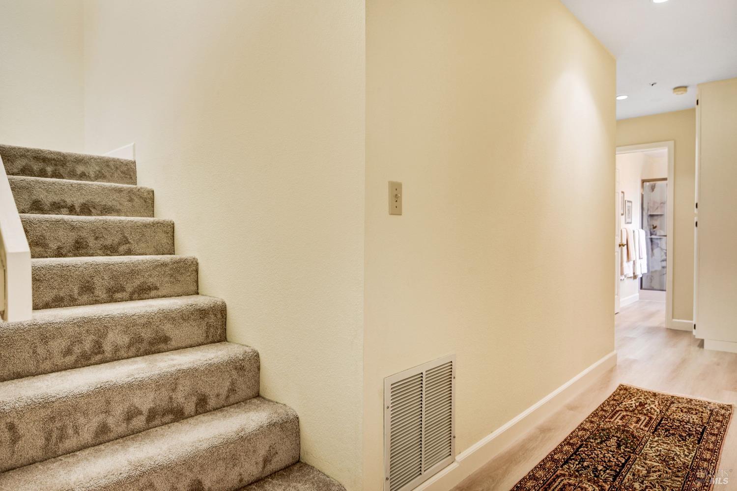 1639 San Vicente Ave