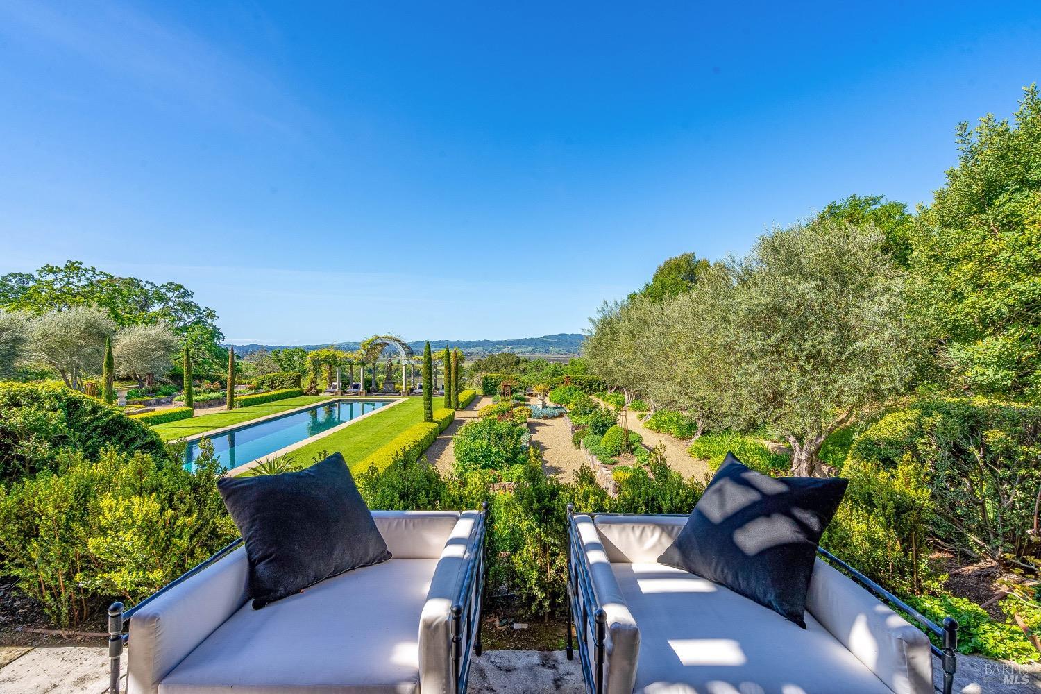 5000 Silverado Trl Unit: