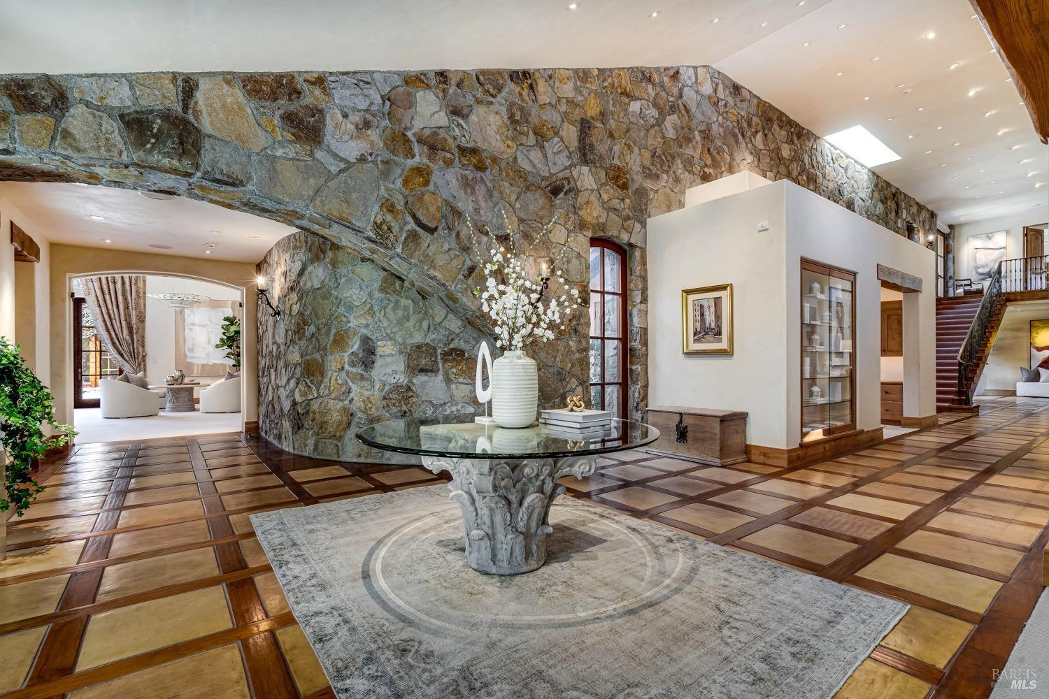 5000 Silverado Trl Unit: