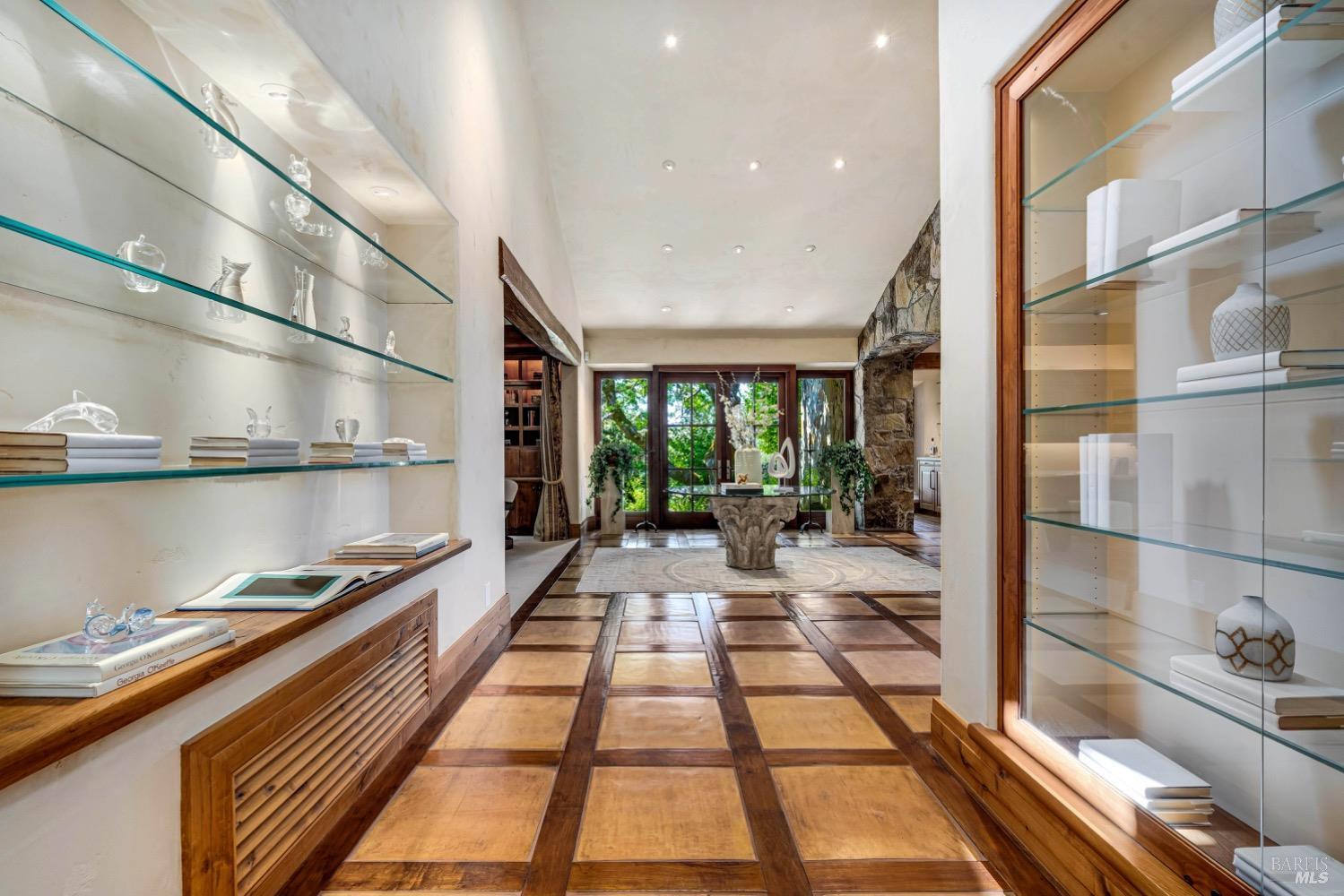 5000 Silverado Trl Unit: