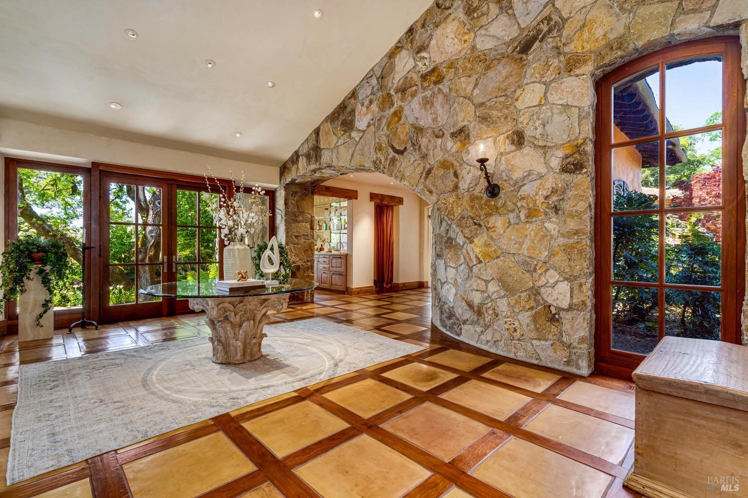 5000 Silverado Trl Unit: