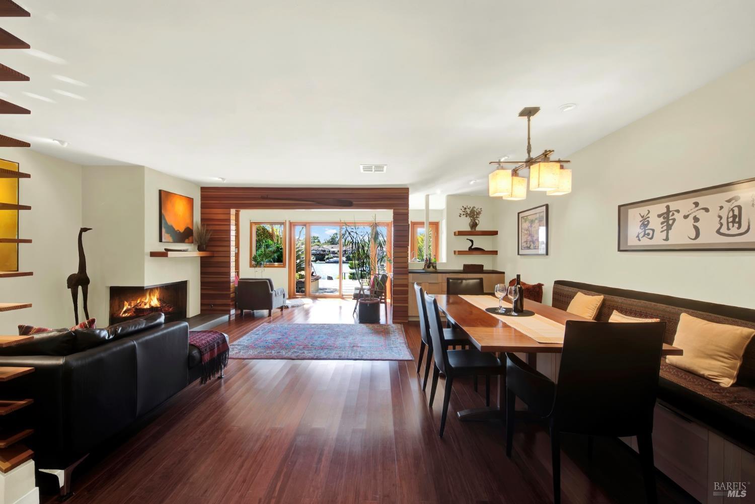 927 Marina Dr