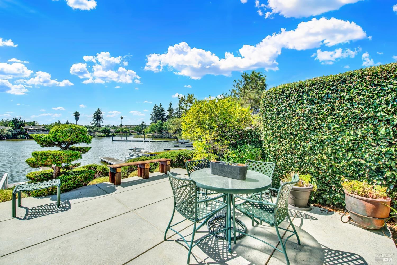 927 Marina Dr