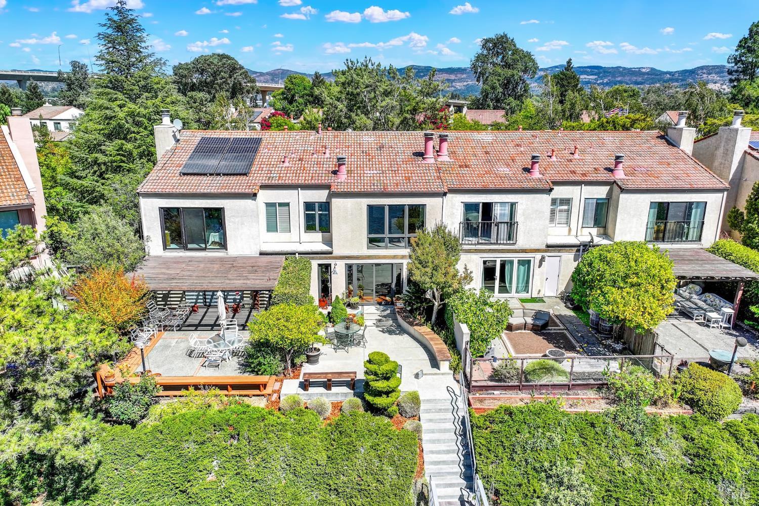 927 Marina Dr