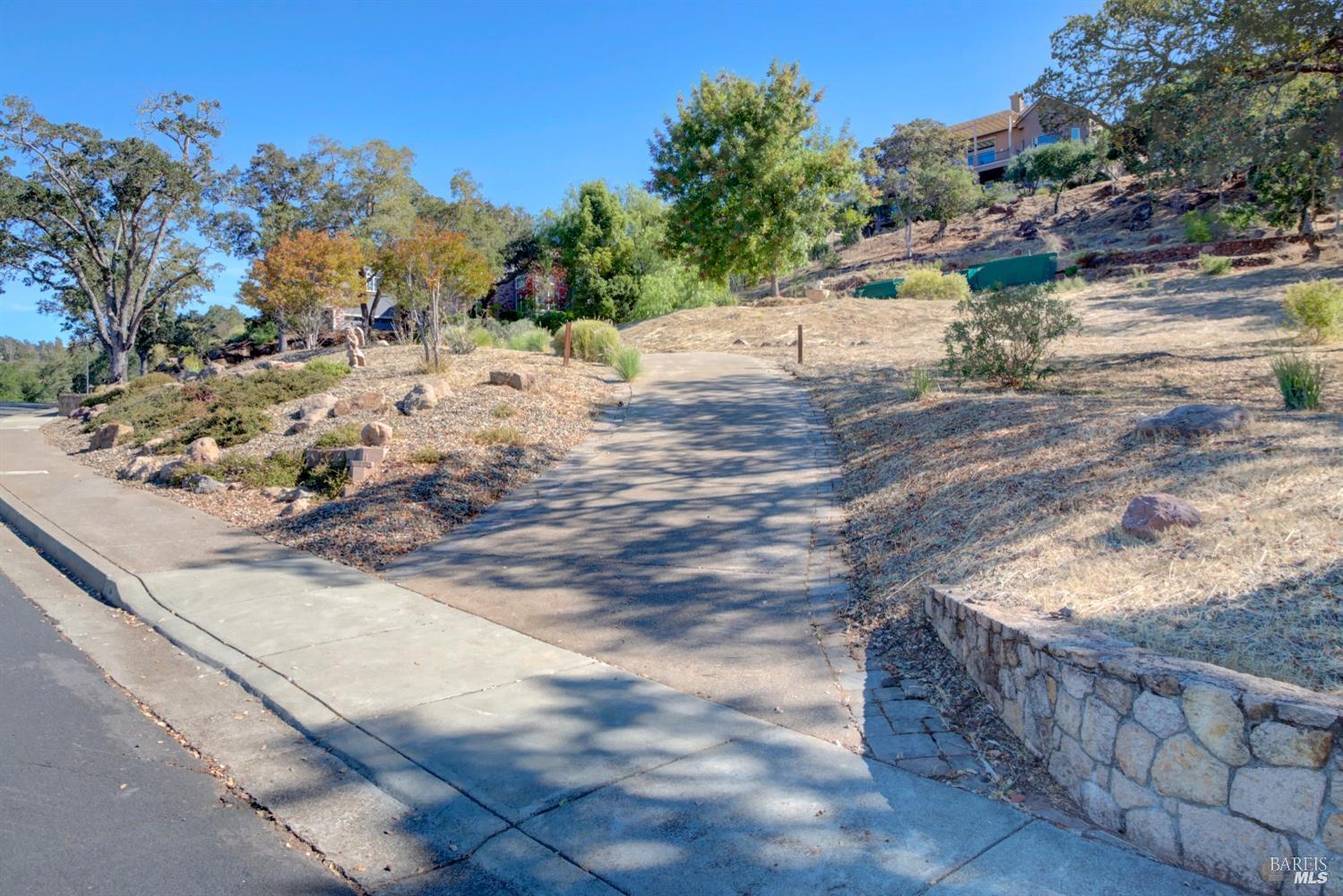 1166 Castle Oaks Dr