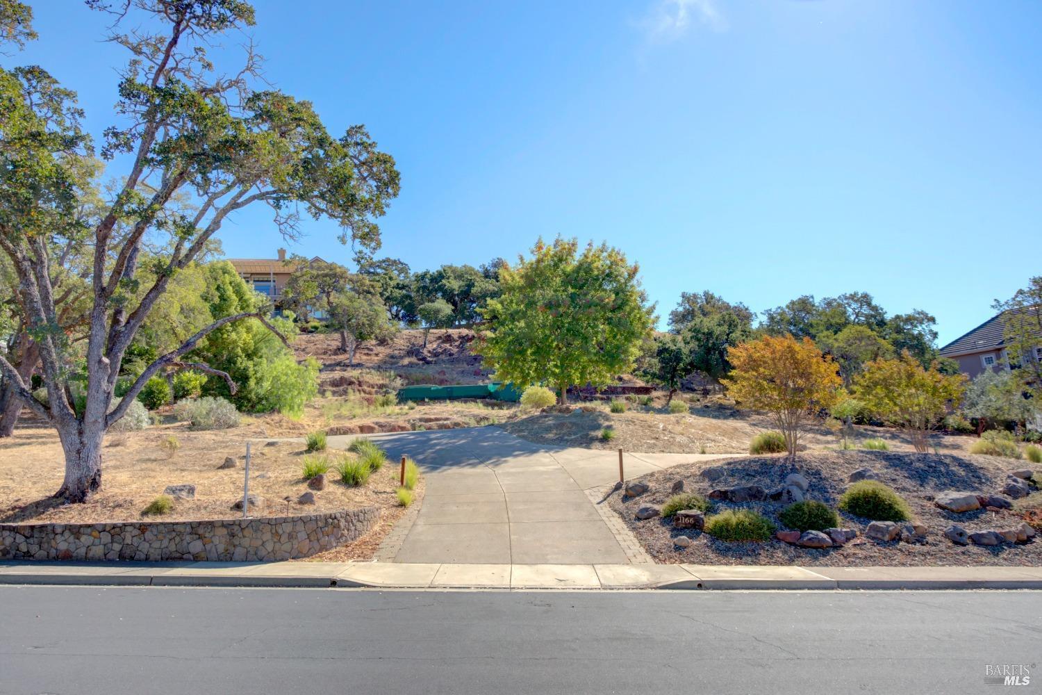 1166 Castle Oaks Dr