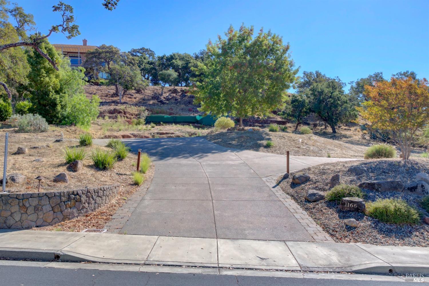1166 Castle Oaks Dr
