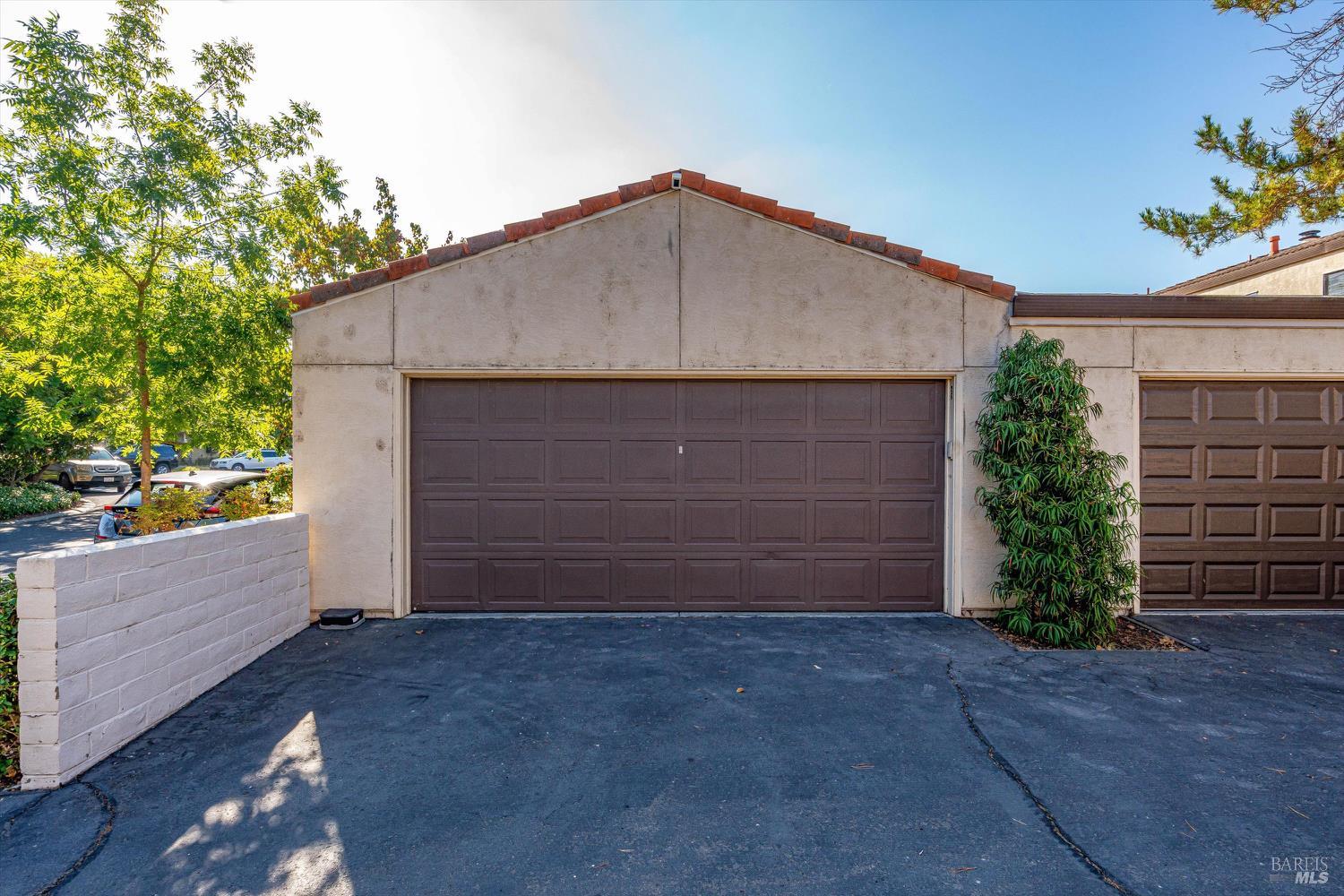 925 Marina Dr