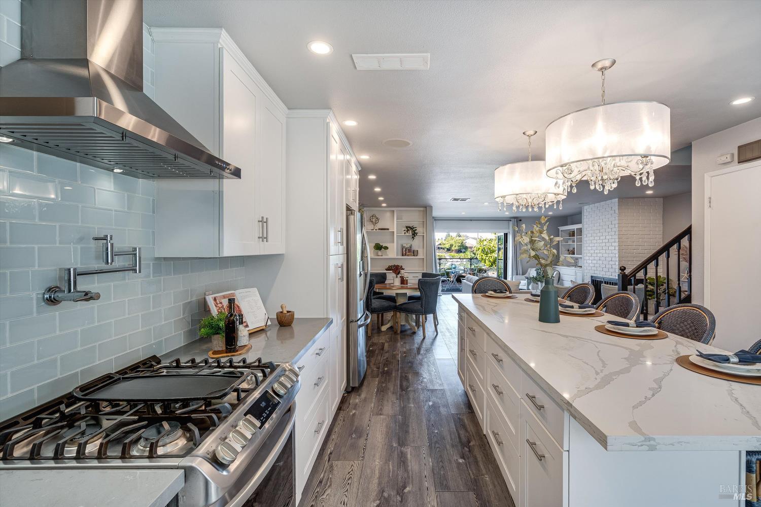925 Marina Dr