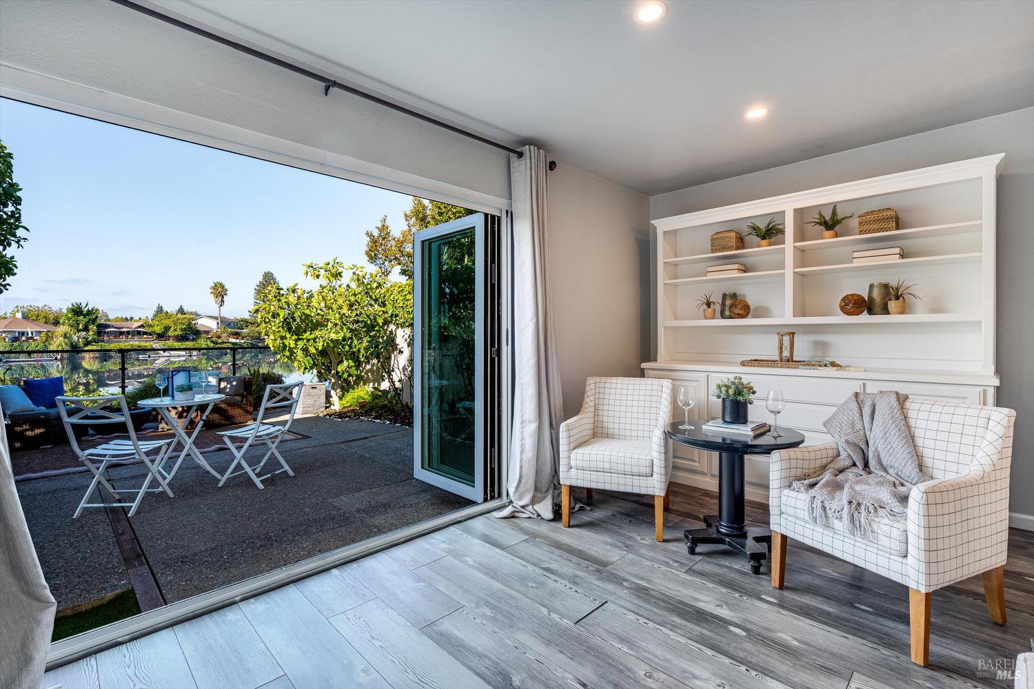 925 Marina Dr