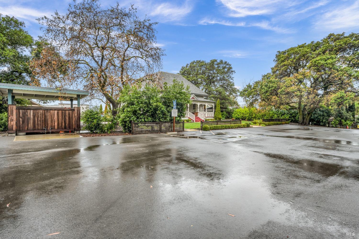 129 Devlin Rd