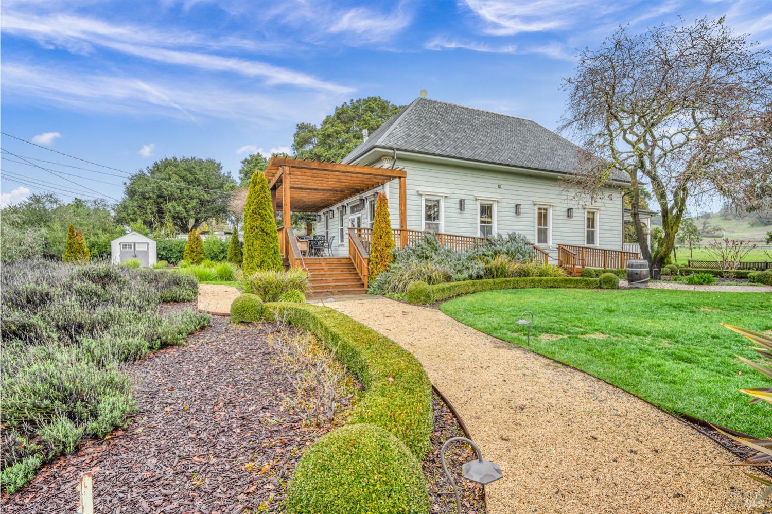 129 Devlin Rd