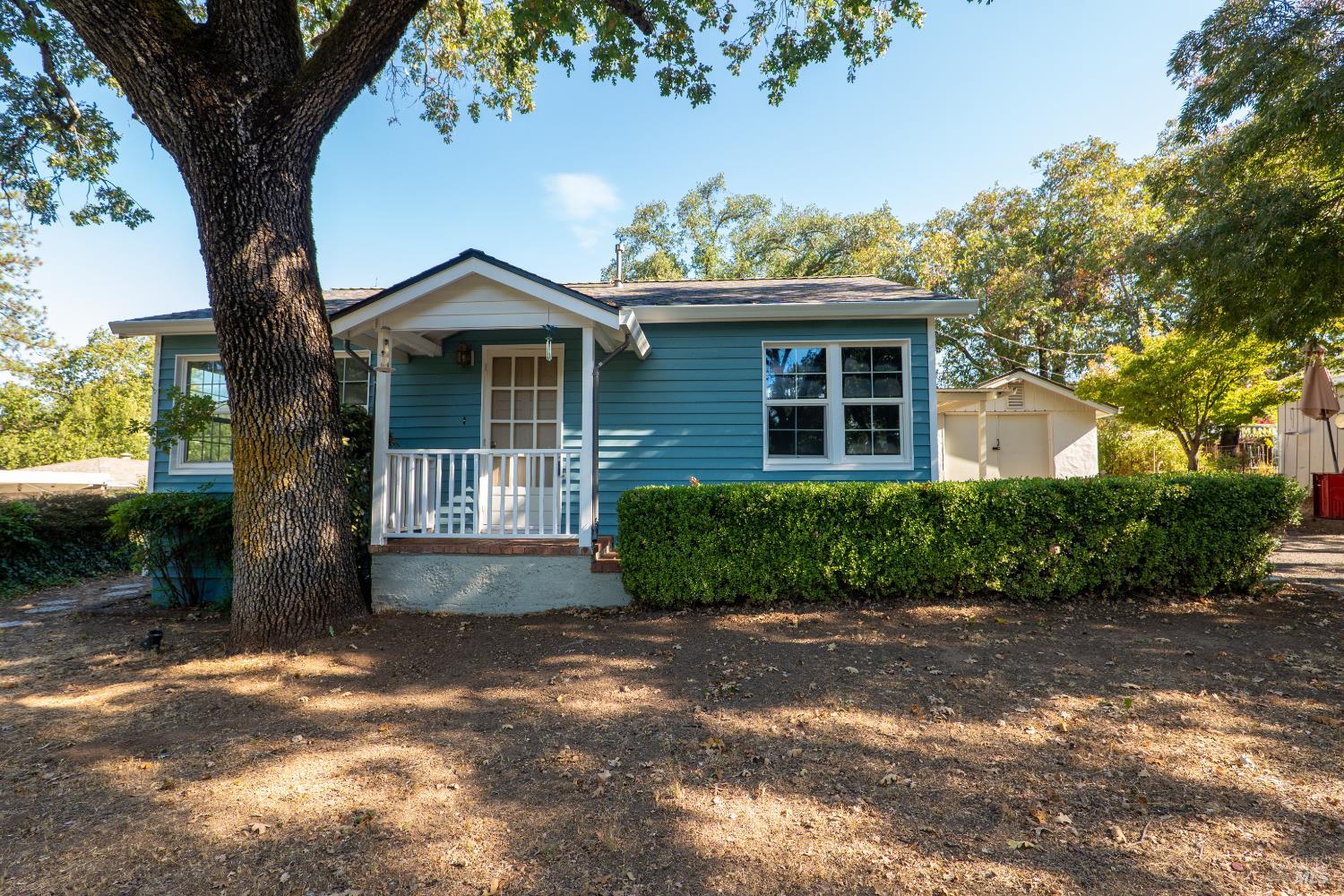 490 Cornish Ln