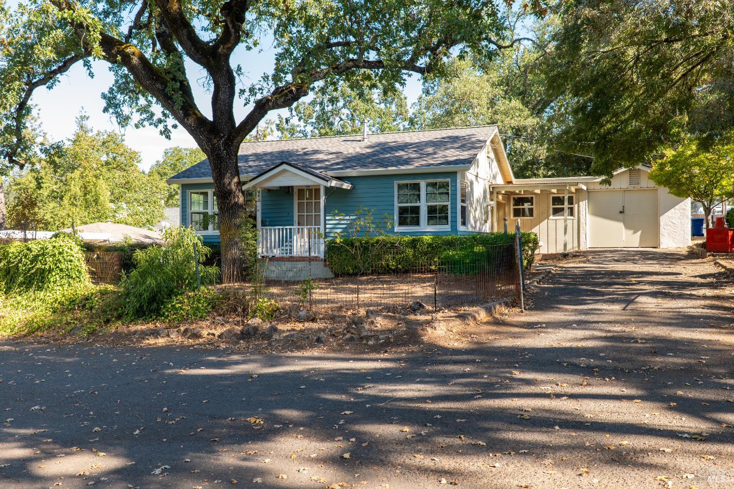 490 Cornish Ln