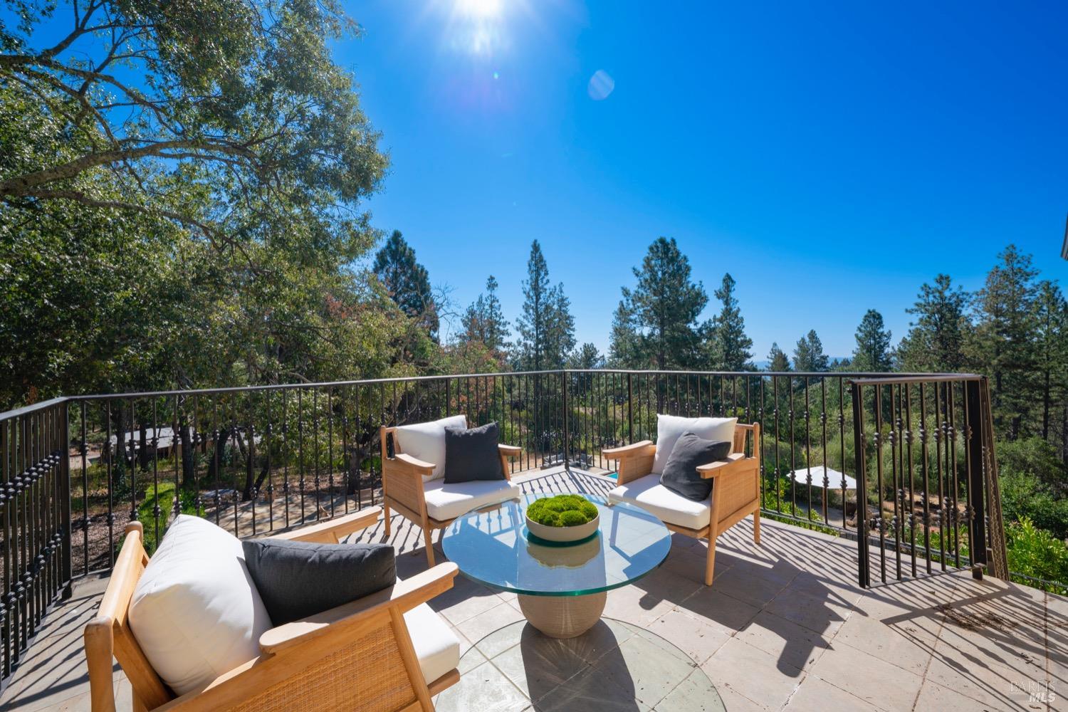 335 Pine Breeze Dr