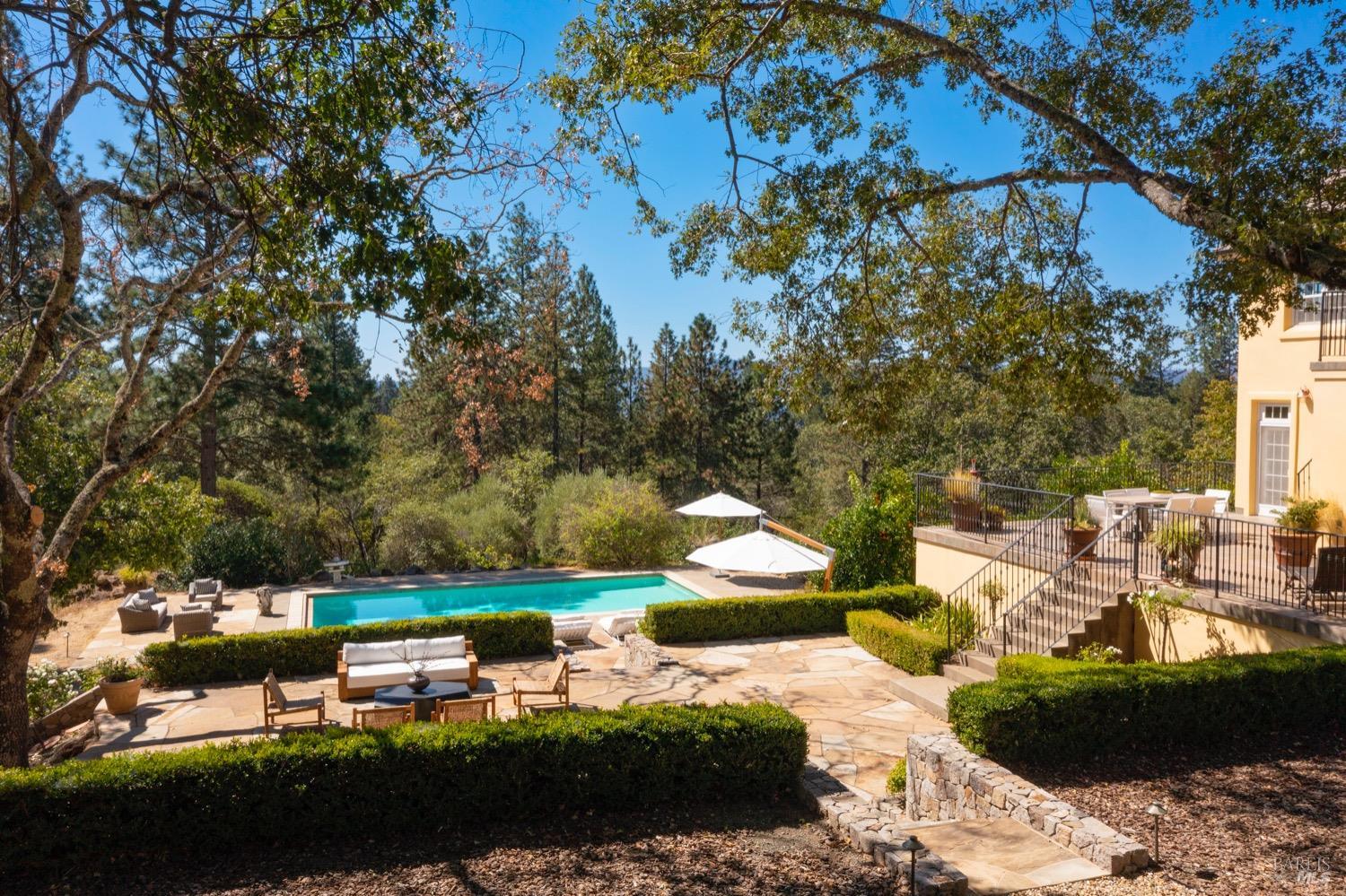 335 Pine Breeze Dr