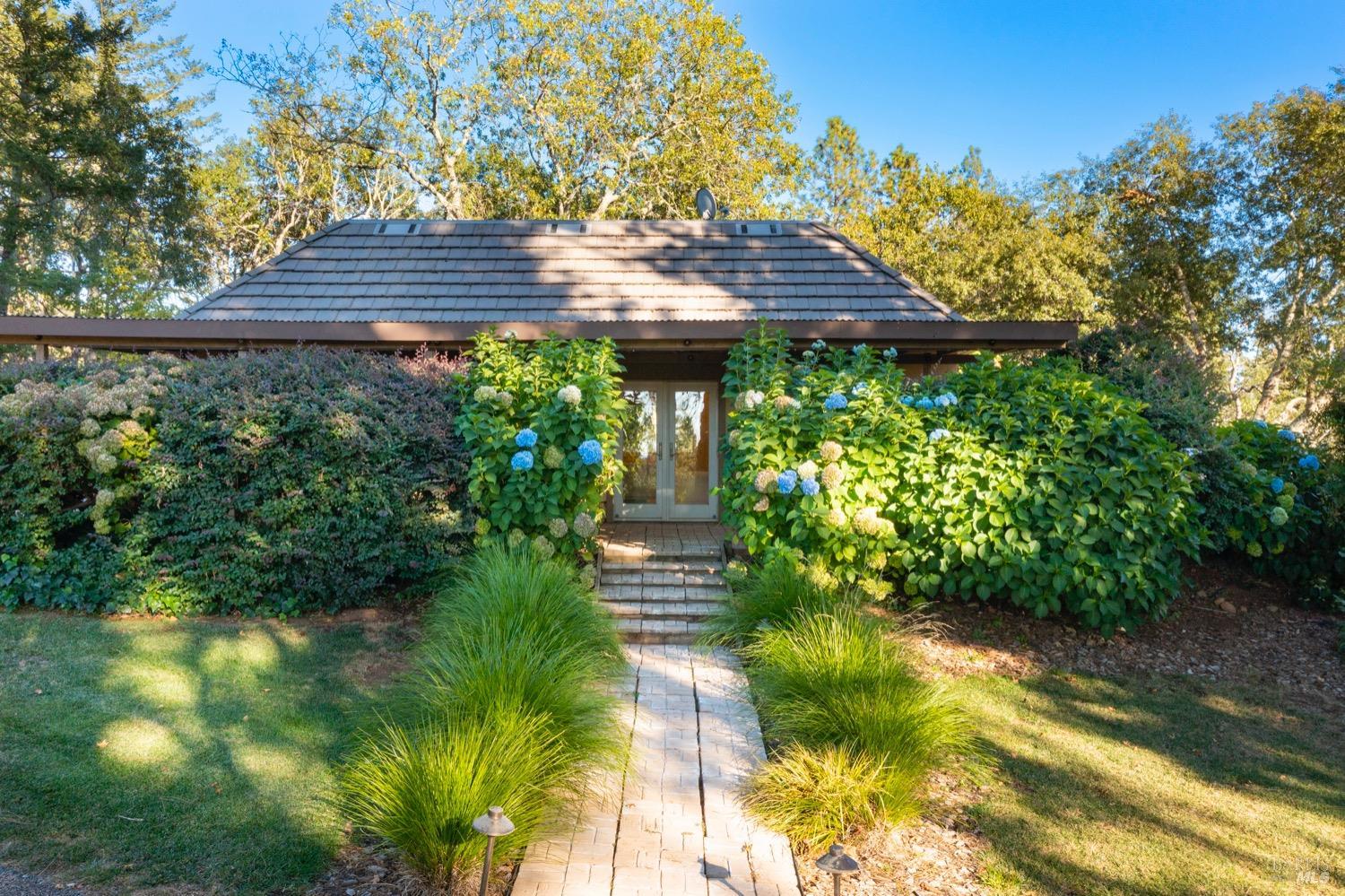 335 Pine Breeze Dr