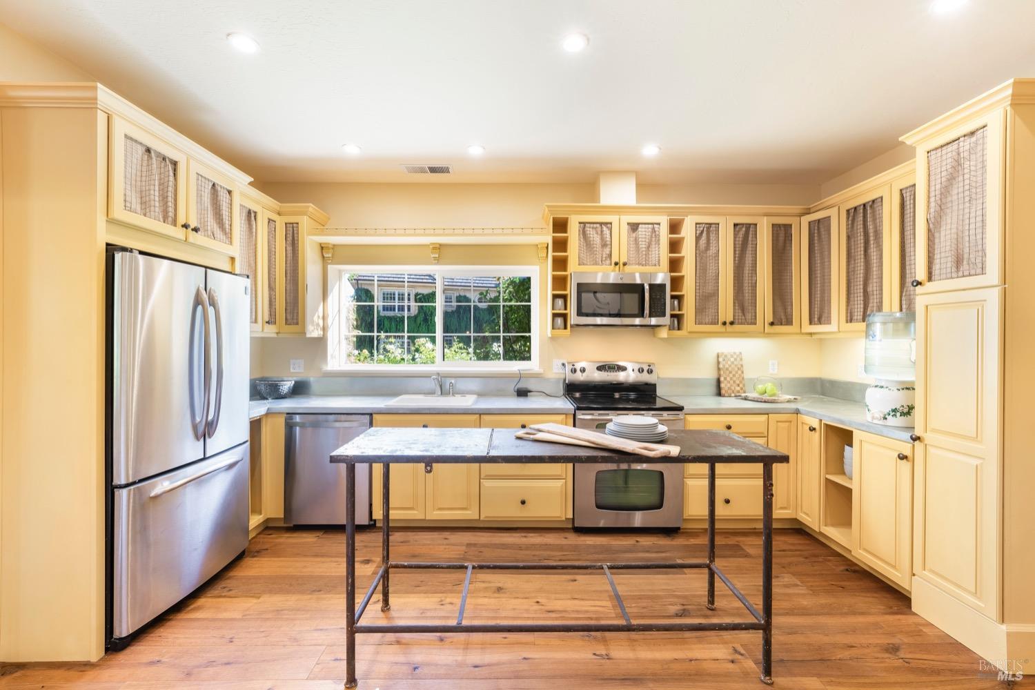 335 Pine Breeze Dr