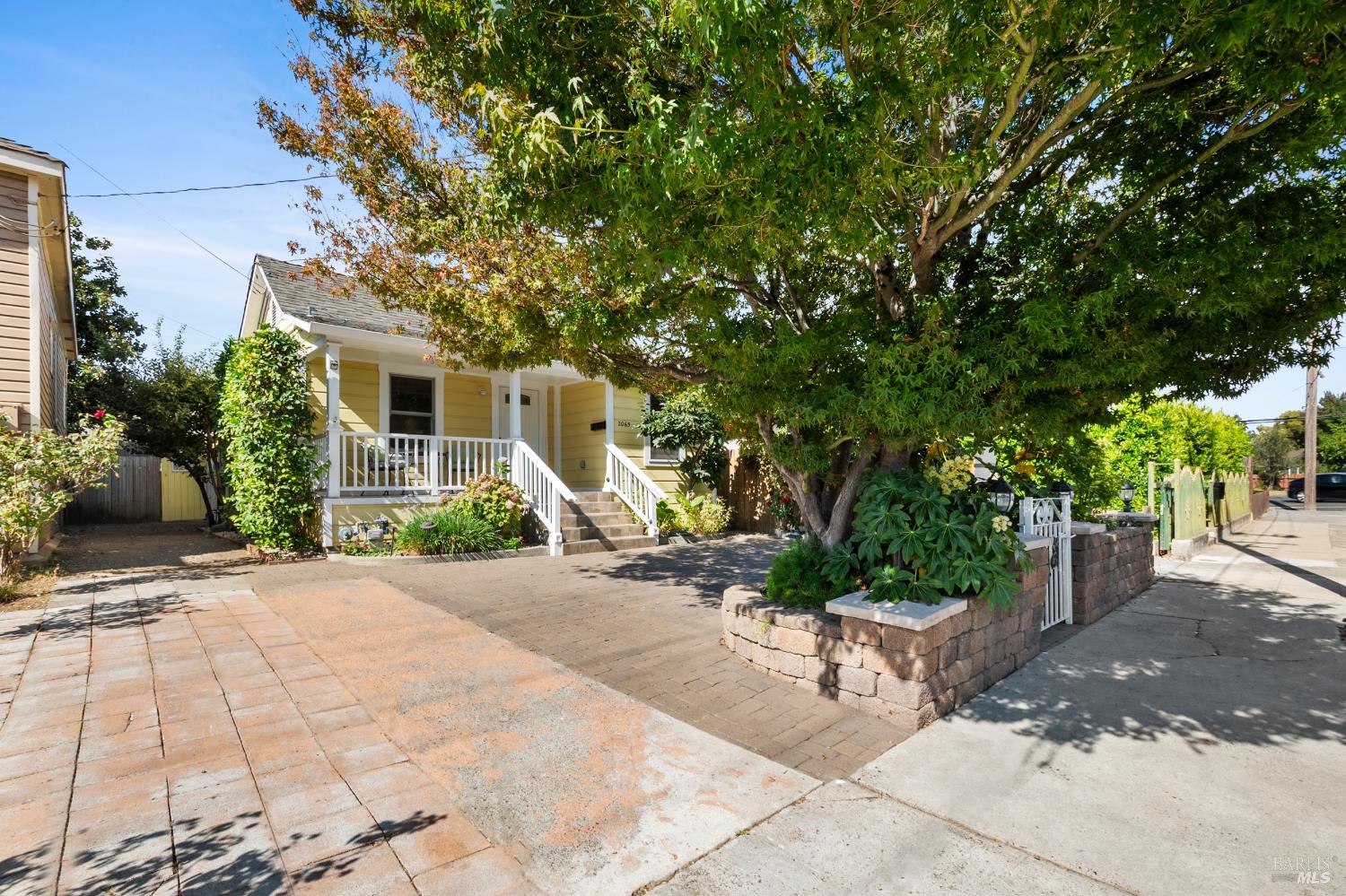 2065 Yajome St