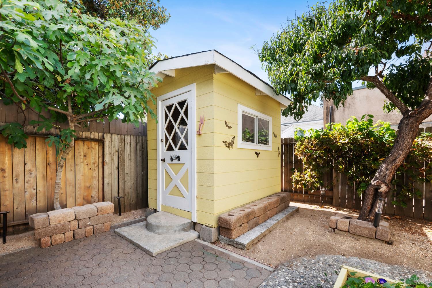 2065 Yajome St