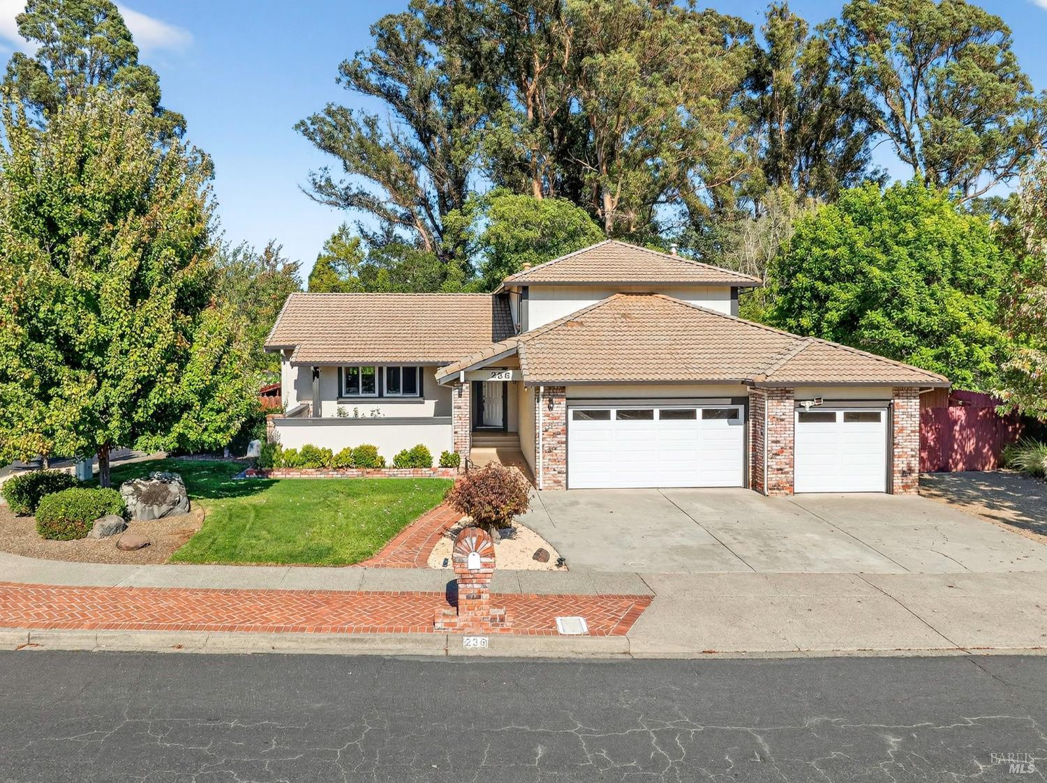236 Skylark Way