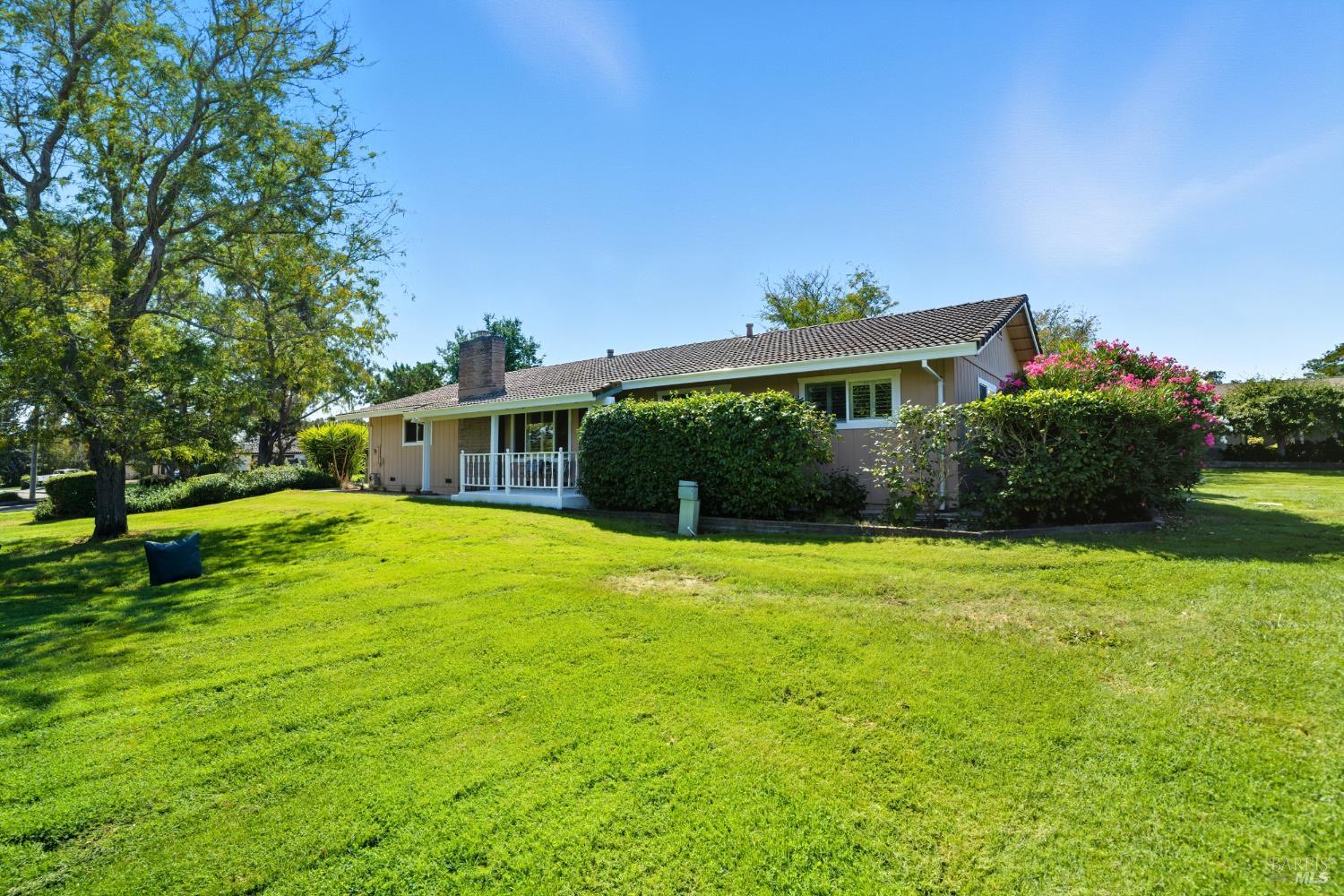 100 Vineyard Cir