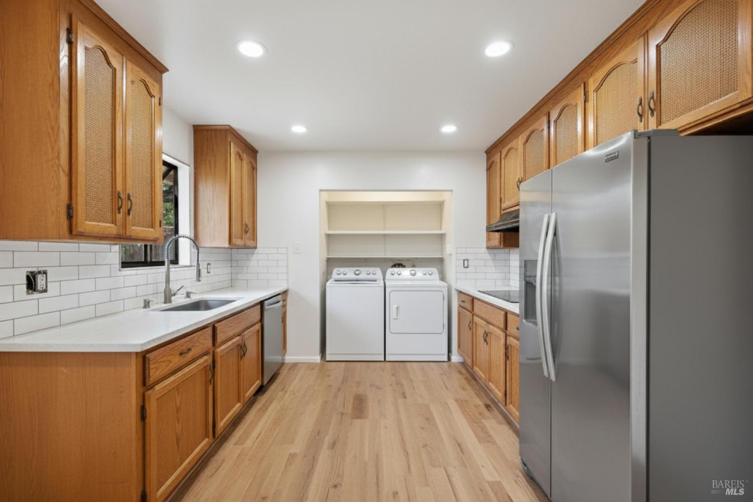 2133 Redwood Rd