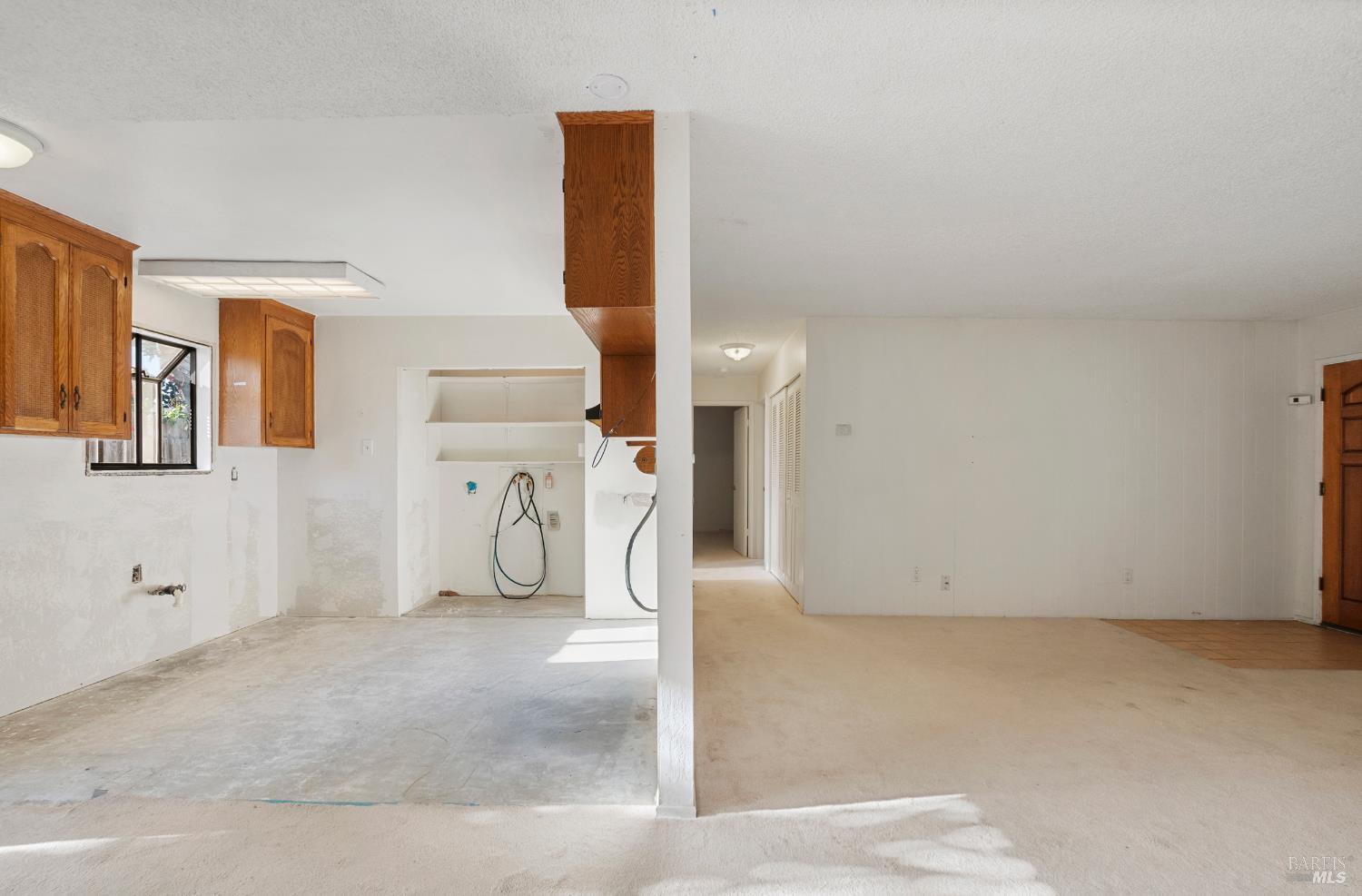 2133 Redwood Rd
