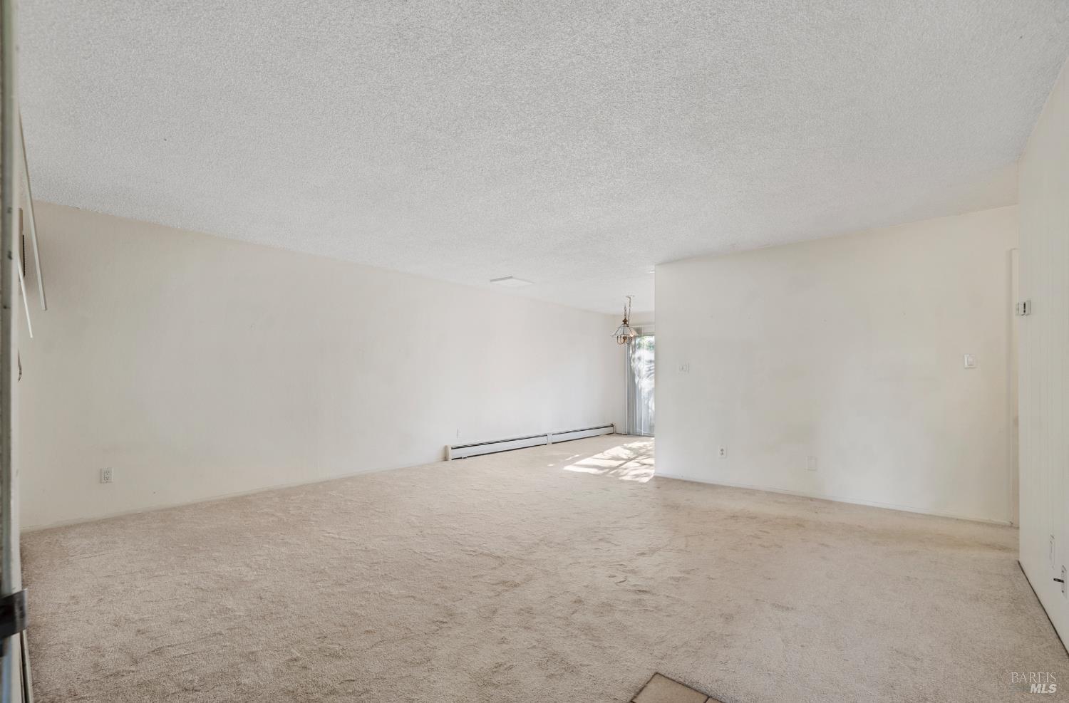 2133 Redwood Rd