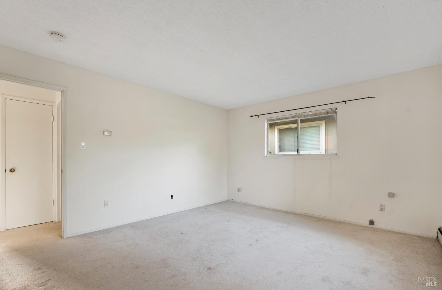 2133 Redwood Rd