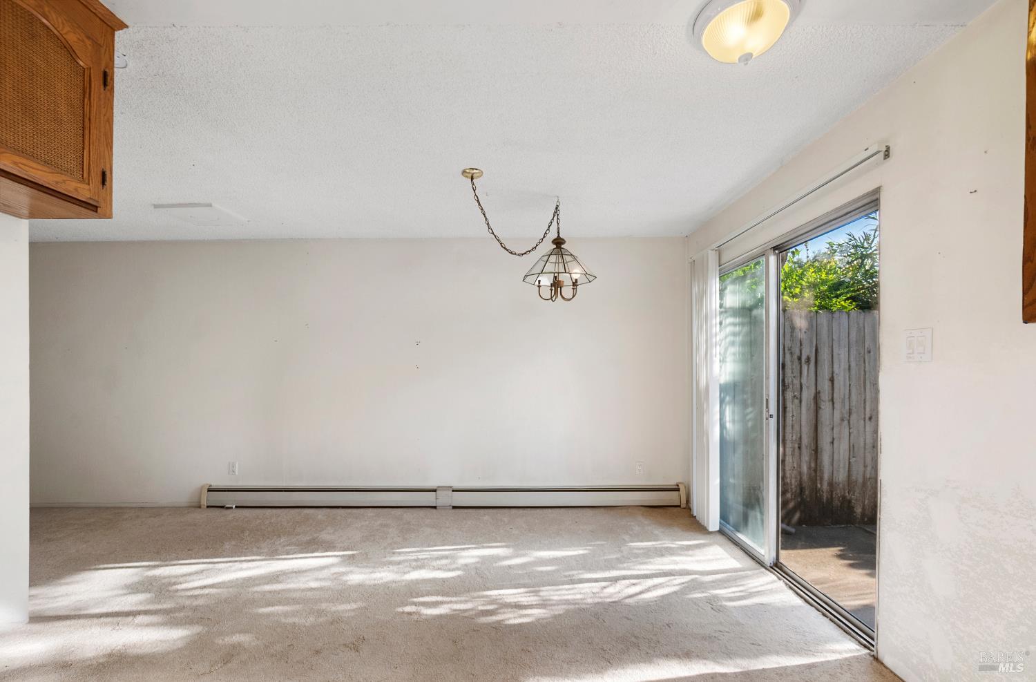 2133 Redwood Rd
