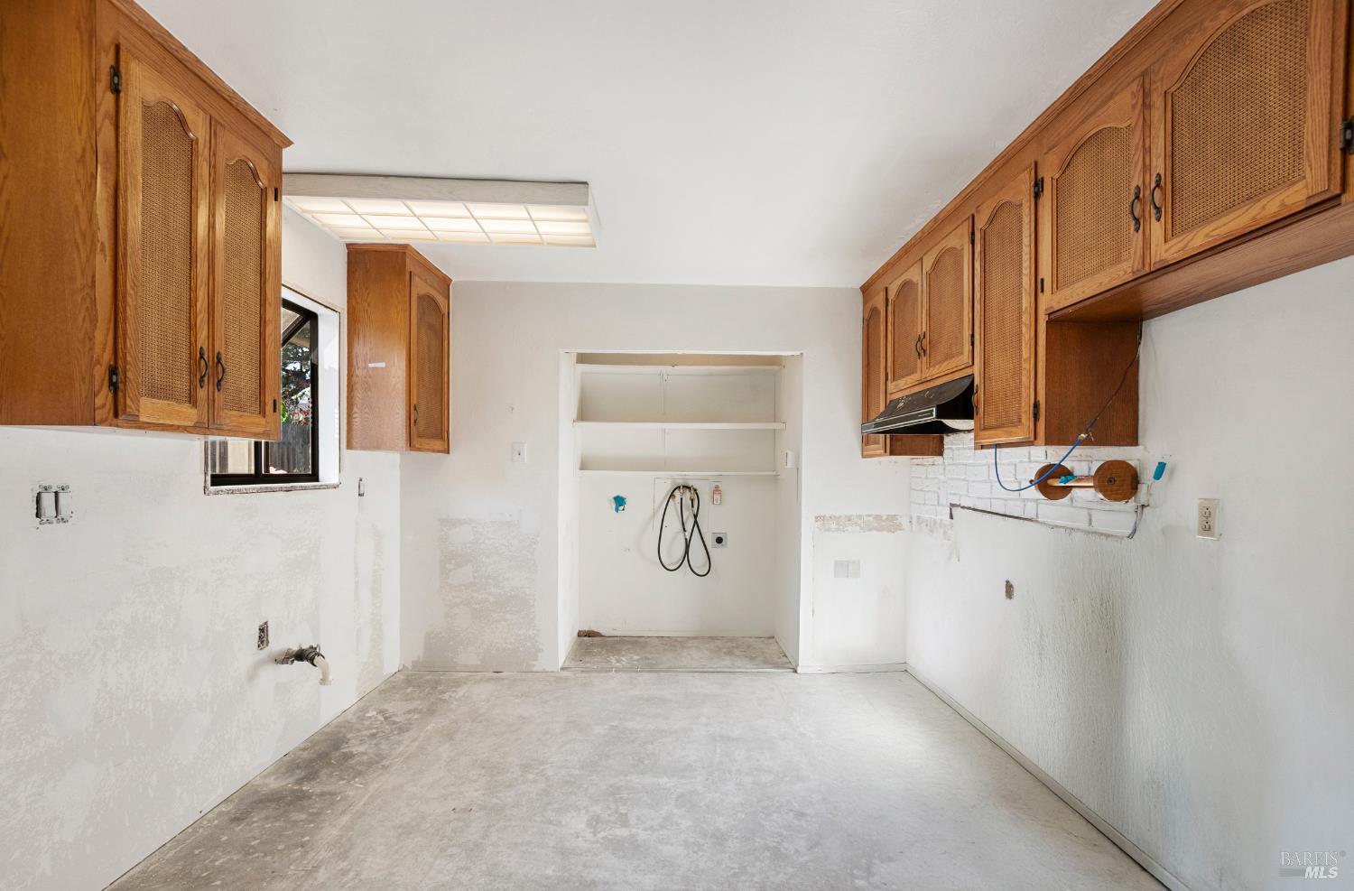 2133 Redwood Rd