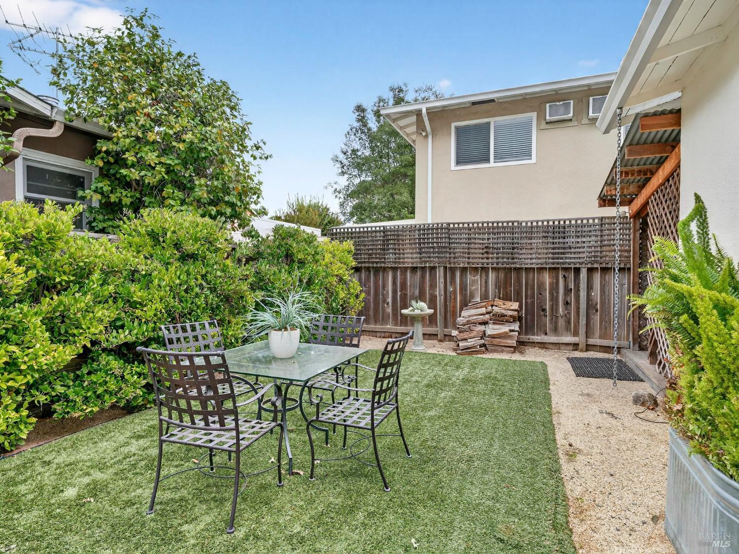 2 Bulson Ct