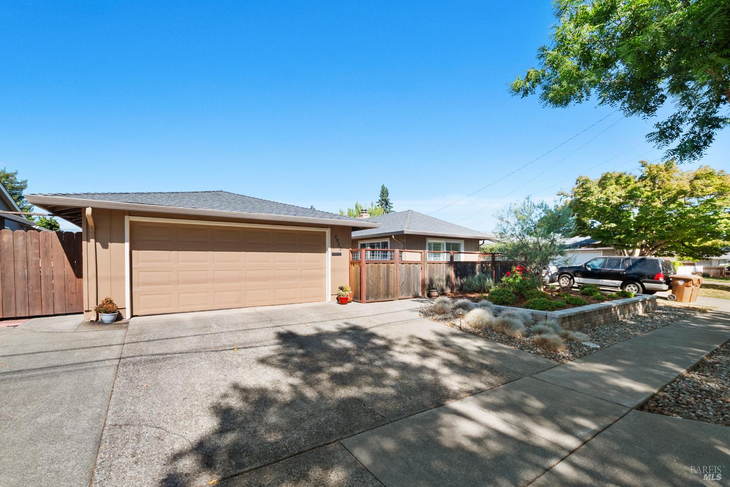 2520 Macmillan St