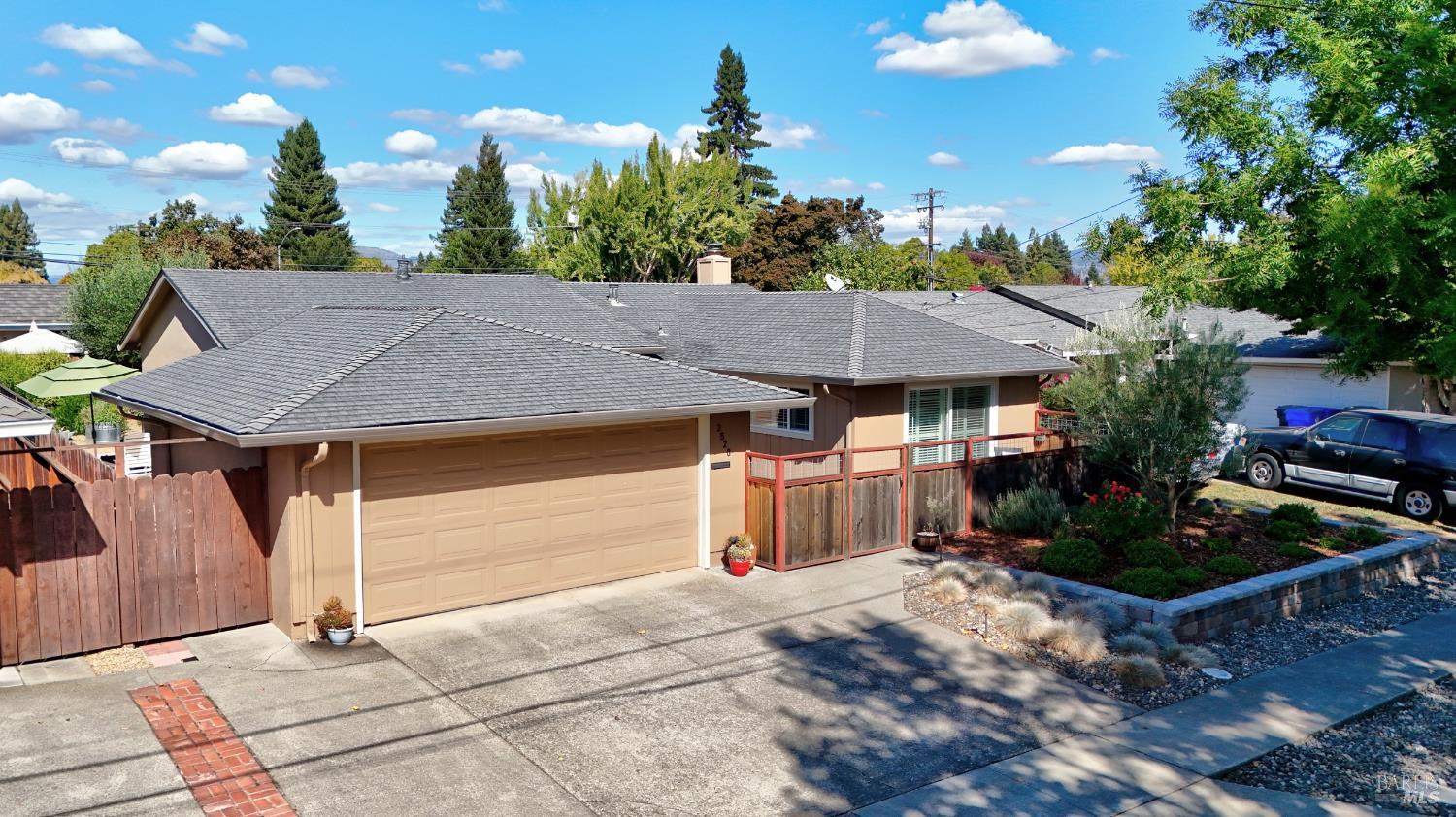 2520 Macmillan St