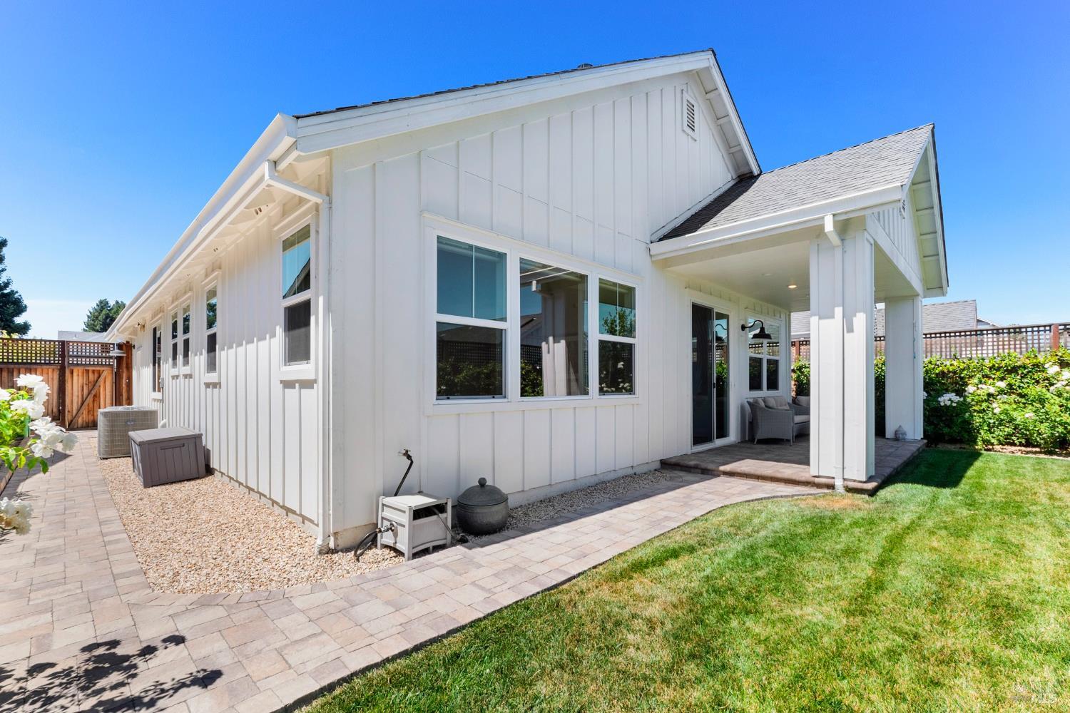62 Winedale Ln