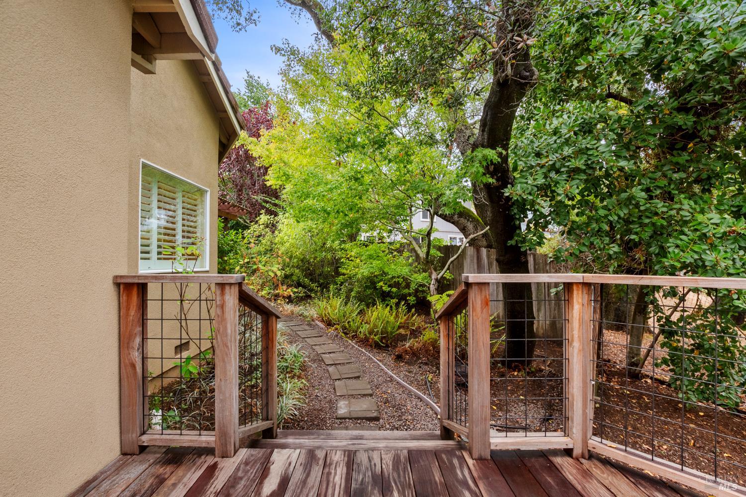 18 Tuscany Ct