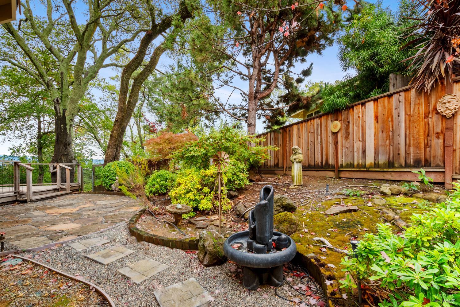 18 Tuscany Ct
