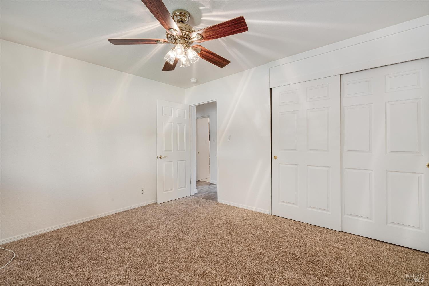1476 Thomas Dr