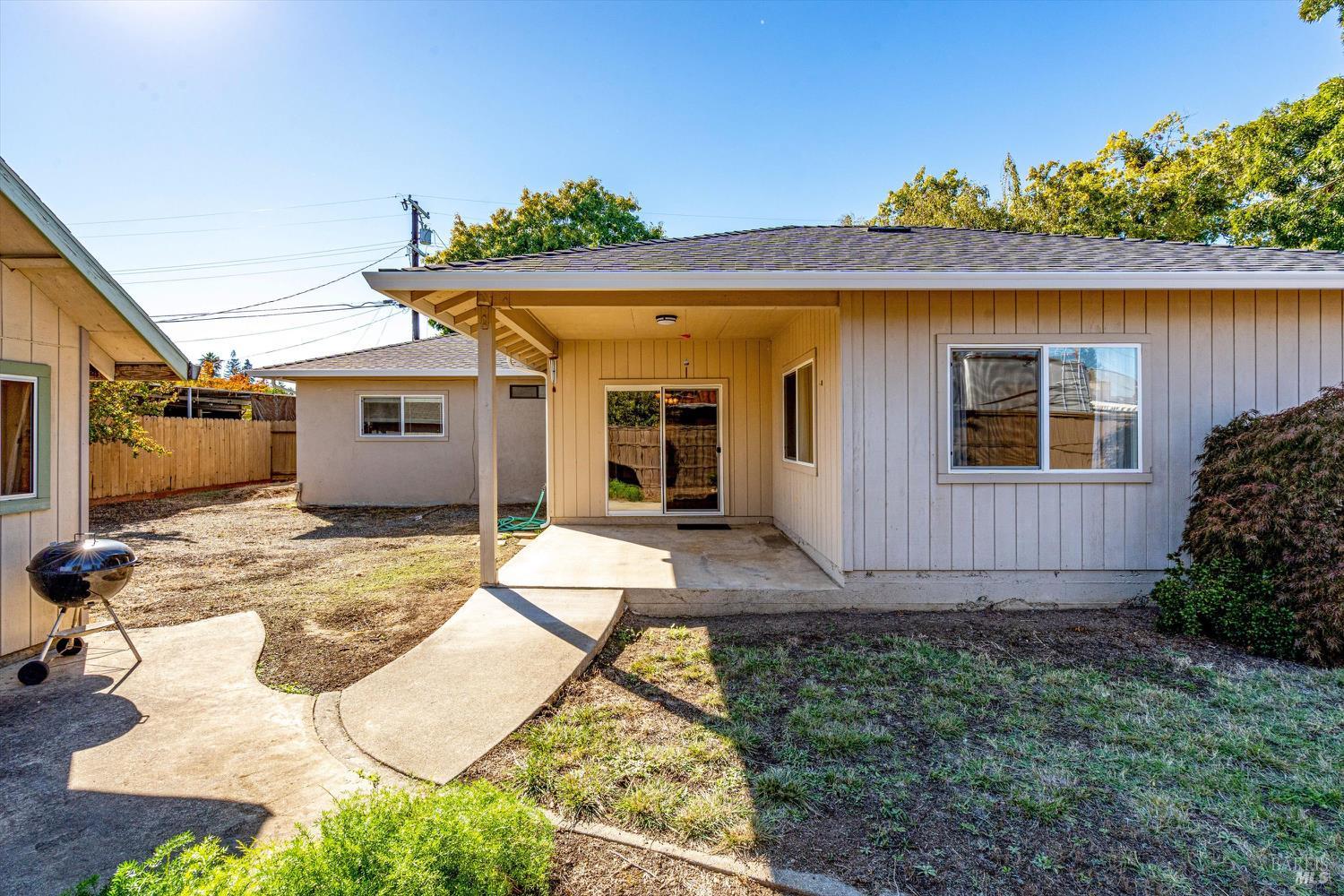 1476 Thomas Dr