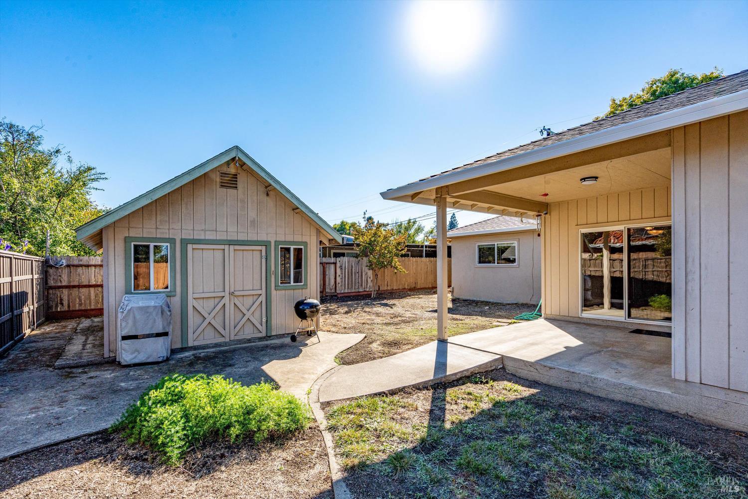 1476 Thomas Dr